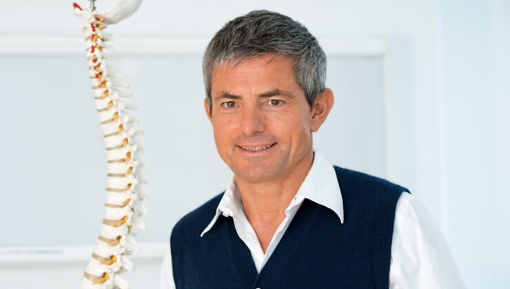 Rückenschmerzen: Fünf häufige Rück(en)fragen beim Arzt