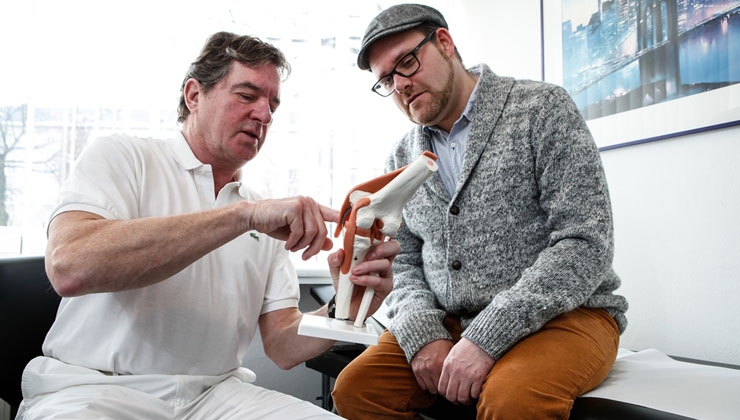 Mark Bollhorst -- Dr. med. Johannes Knipprath und ein Kniepatient