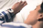 Withings -- Die Hybrid Smartwatch "Steel HR" von Withings überwacht den Schlaf